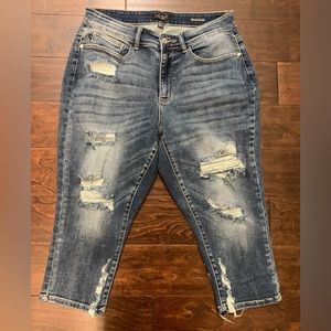 Women’s Judy Blue Skinny Fit Capri Blue Distressed Jeans- Size 16W.